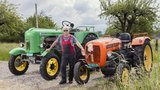 Zwei der zwölf Steyr-Traktoren von Kurt Bitzi: Der grüne Steyr 280 und der Steyr 188. (Bild: «die grüne» / Pia Neuenschwander)