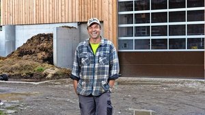 Meisterlandwirt Peter Mürner baute die Biogasanlage mit viel Eigenleistungen. Als Baupolier realisierte er den Fermenter in Eigenregie.