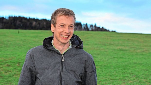 Ueli Rindlisbacher ist Landwirt und arbeitet bei der Stiftung zur Erhaltung bäuerlicher Familienbetriebe. 