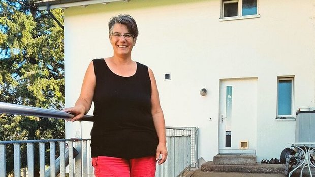 Die diplomierte Bäue Die diplomierte Bäuerin Sandra Schmid Koch auf dem Betrieb in Uezwil.